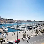 Cabana & Clin D\'Oeil Sur Le Vieux Port